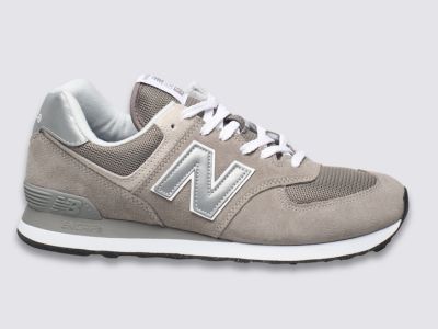 new balance sneakers herre